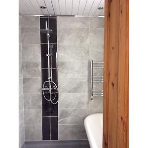 Triple Room Shower